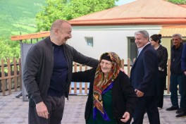 Президент Ильхам Алиев ознакомился с ходом работ в селе Беюк Галадереси Шушинского района и встретился с жителями - ФОТО-ОБНОВЛЕНО 