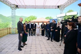 Президент Ильхам Алиев ознакомился с ходом работ в селе Беюк Галадереси Шушинского района и встретился с жителями - ФОТО-ОБНОВЛЕНО 