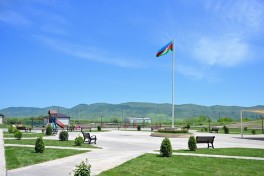 Президент ознакомился с условиями, созданными в частных домах для военнослужащих в Ходжалы -ФОТО 