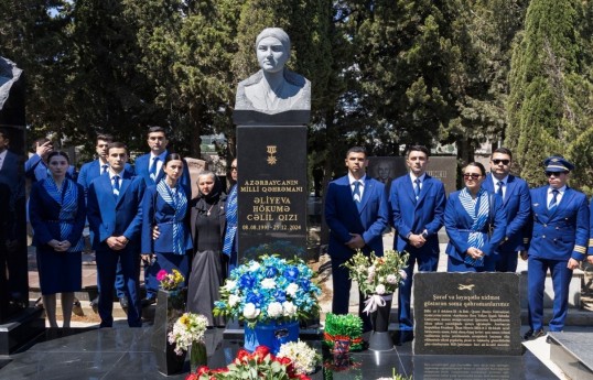 Коллектив AZAL посетил могилу Национального Героя Азербайджана Хокумы Алиевой -ФОТО 