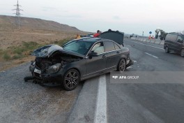 В Гаджигабуле столкнулись легковые автомобили, пострадали 4 человека -ВИДЕО 