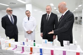 Президент Ильхам Алиев принял участие в открытии предприятия по производству лекарственных препаратов в Пираллахинском промышленном парке