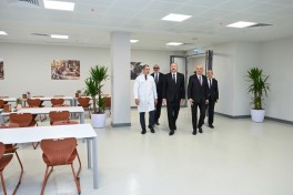 Президент Ильхам Алиев принял участие в открытии предприятия по производству лекарственных препаратов в Пираллахинском промышленном парке