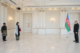 Президент Ильхам Алиев принял новоназначенного посла Малайзии