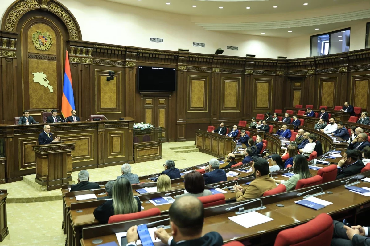 В парламенте Армении произошла драка между депутатами-<span class="red_color">ВИДЕО