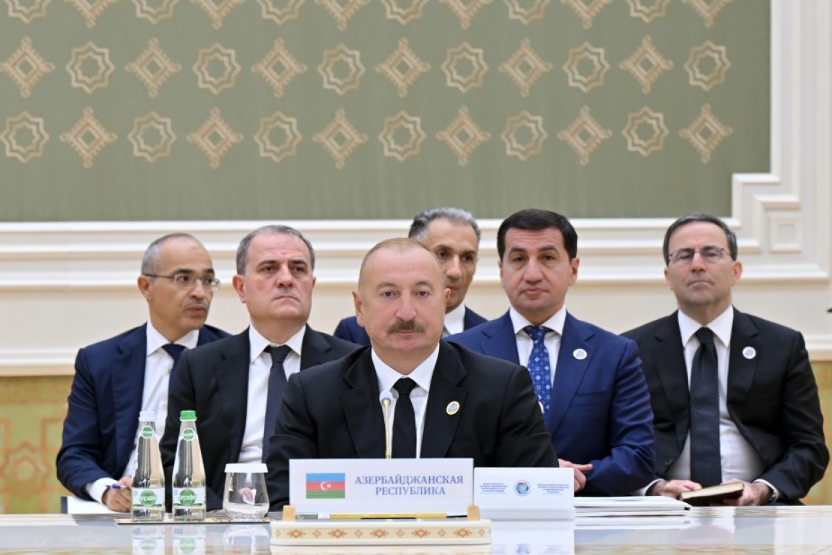 Президент Ильхам Алиев: Транспорт является одним из основных направлений сотрудничества государств Центральной Азии и Азербайджана