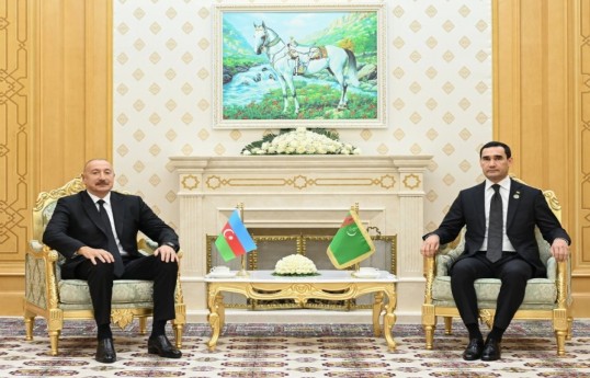 Президент Азербайджанской Республики Ильхам Алиев и Президент Туркменистана Сердар Бердымухамедов