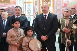 Президент Ильхам Алиев ознакомился с Фестивалем национальных блюд стран-участниц СНГ и принял участие в официальном приеме-ФОТО 