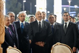Президент Ильхам Алиев ознакомился с Фестивалем национальных блюд стран-участниц СНГ и принял участие в официальном приеме-ФОТО 