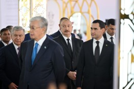 Президент Ильхам Алиев ознакомился с Фестивалем национальных блюд стран-участниц СНГ и принял участие в официальном приеме-ФОТО 