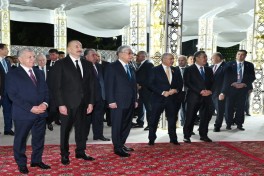 Президент Ильхам Алиев ознакомился с Фестивалем национальных блюд стран-участниц СНГ и принял участие в официальном приеме-ФОТО 