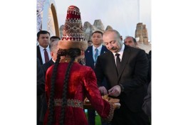 Президент Ильхам Алиев ознакомился с Фестивалем национальных блюд стран-участниц СНГ и принял участие в официальном приеме-ФОТО 