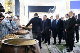 Президент Ильхам Алиев ознакомился с Фестивалем национальных блюд стран-участниц СНГ и принял участие в официальном приеме-ФОТО 