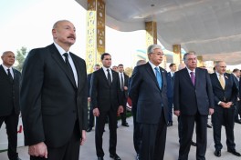 Президент Ильхам Алиев ознакомился с Фестивалем национальных блюд стран-участниц СНГ и принял участие в официальном приеме-ФОТО 