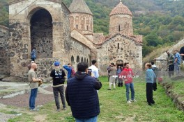 Международные путешественники посетили монастырский комплекс Худавенг -ФОТО 