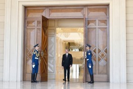В Баку состоялась церемония официальной встречи премьер-министра Королевства Камбоджа-ФОТО 