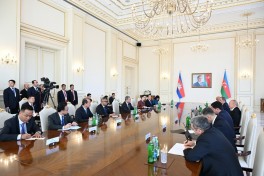 Состоялась встреча Президента Ильхама Алиева с премьер-министром Камбоджи в расширенном составе