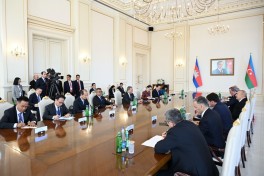 Состоялась встреча Президента Ильхама Алиева с премьер-министром Камбоджи в расширенном составе