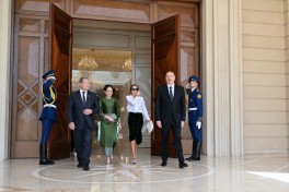 От имени Президента Ильхама Алиева дан официальный обед в честь премьер-министра Камбоджи