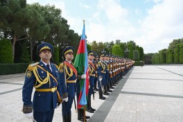 В Баку состоялась церемония официальной встречи Президента Лаоса