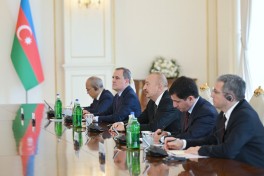 Состоялась встреча Президента Ильхама Алиева с Президентом Лаоса в расширенном составе-ФОТО 
