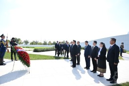 Президент Лаоса посетил Парк Победы в Баку