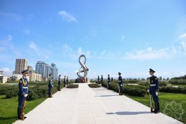Президент Лаоса посетил Парк Победы в Баку
