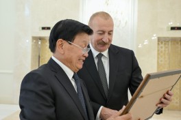 От имени Президента Ильхама Алиева дан официальный обед в честь Президента Лаоса