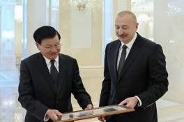 От имени Президента Ильхама Алиева дан официальный обед в честь Президента Лаоса