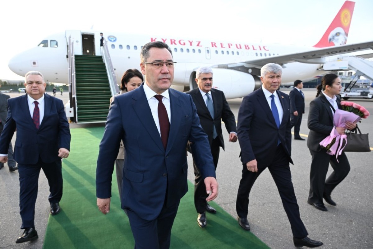 Президент Кыргызстана прибыл с визитом в Азербайджан
