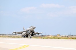 В ходе учений военнослужащих Азербайджана и ОАЭ состоялись полеты самолетов и вертолетов — ВИДЕО 