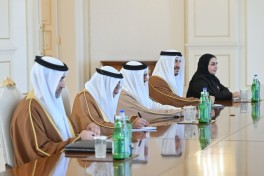 Президент Азербайджана принял министра иностранных дел Бахрейна