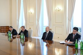 Президент Азербайджана принял министра иностранных дел Бахрейна