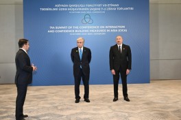 В Баку состоялась встреча президентов Азербайджана и Казахстана, они открыли Транскаспийскую волоконно-оптическую кабельную линию