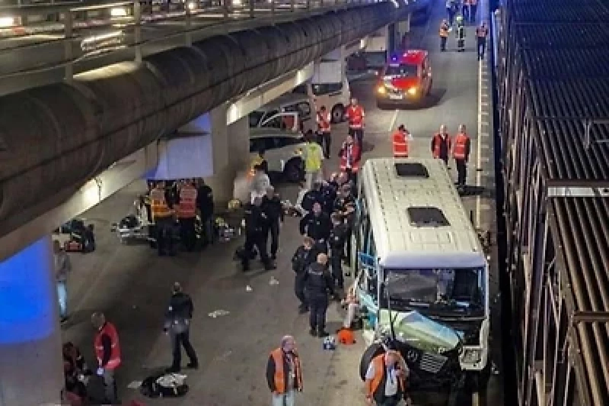 В ДТП с поездом на въезде в тоннель под Ла-Маншем пострадали 19 человек