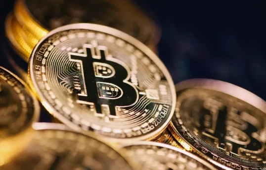 Стоимость Bitcoin приблизилась к 82 тысячам долларов