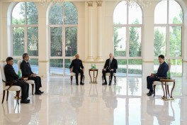 Президент Ильхам Алиев принял новоназначенного посла Индии в Азербайджане