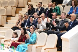 Лейла Алиева посмотрела выступление легендарной группы национальных конных игр «Галкыныш» в городе Аркадаг-ФОТО 