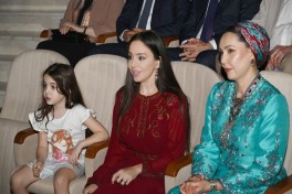 Лейла Алиева посмотрела выступление легендарной группы национальных конных игр «Галкыныш» в городе Аркадаг-ФОТО 