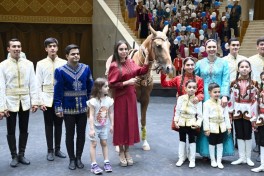 Лейла Алиева посмотрела выступление легендарной группы национальных конных игр «Галкыныш» в городе Аркадаг-ФОТО 