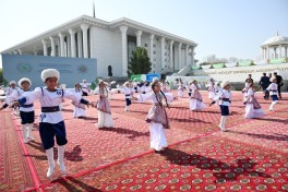 В Ашгабаде открылась международная выставка искусств MAMA «Мать-природа» -ФОТО 