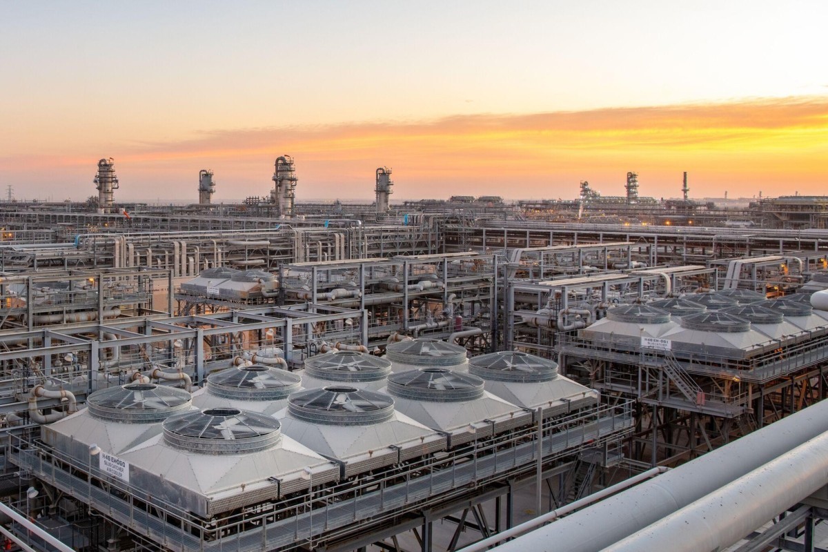 В Саудовской Аравии при атаке беспилотника на объект Saudi Aramco погибли два человека