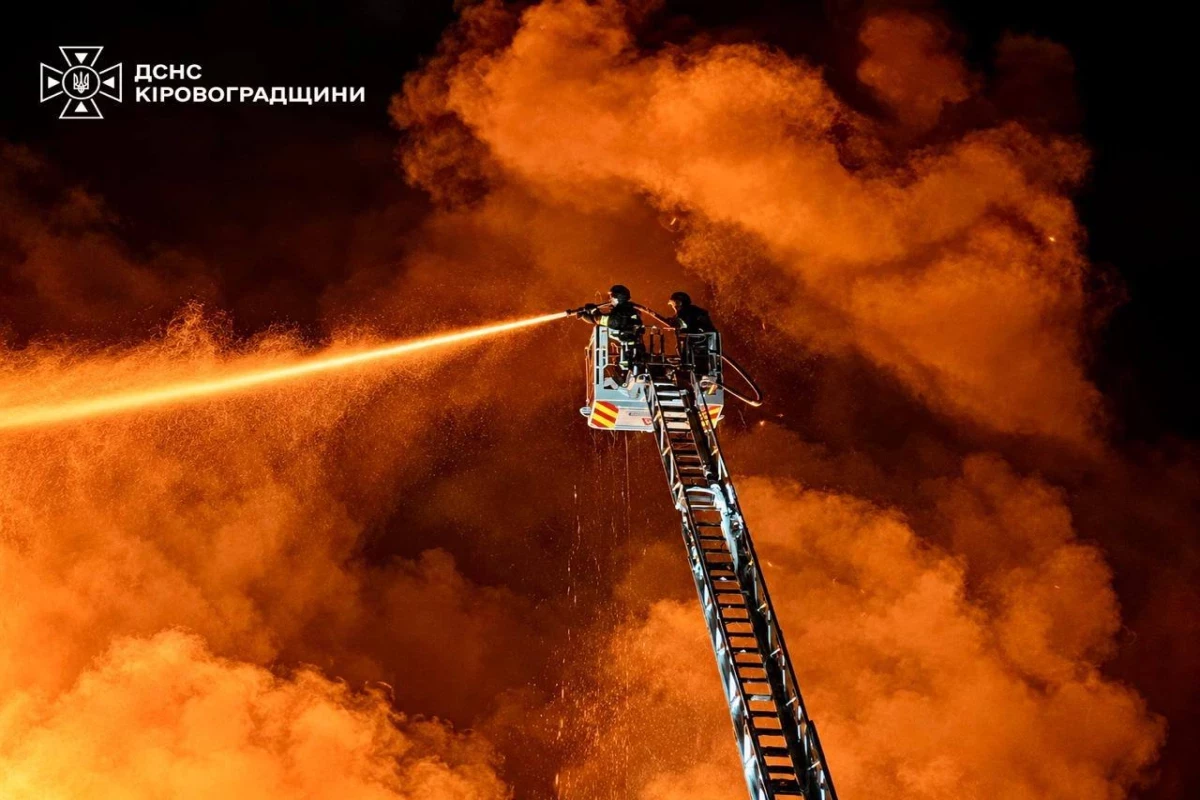 Зеленский: Россия выпустила по Украине 21 баллистическую ракету, погибли два человека
