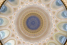 Лейла Алиева ознакомилась с выставкой «Мир глазами ребёнка» и мемориальным комплексом Имама аль-Бухари в Самарканде