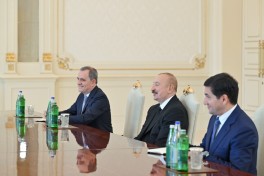 Президент Азербайджана Ильхам Алиев принял министра иностранных дел Индии