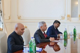 Президент Азербайджана Ильхам Алиев принял министра иностранных дел Индии