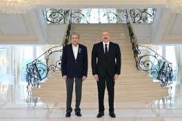 Президент Ильхам Алиев вручил Фархаду Халилову орден «Истиглал»
