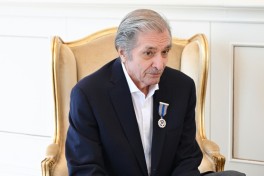 Президент Ильхам Алиев вручил Фархаду Халилову орден «Истиглал»