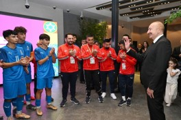 Президент Ильхам Алиев наблюдал церемонию открытия чемпионата мира и фестиваля FIFA U-15-ОБНОВЛЕНО-2 