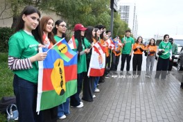 В Баку прошла акция в поддержку юных футболистов Новой Каледонии и Французской Полинезии — ФОТОЛЕНТА-ОБНОВЛЕНО 